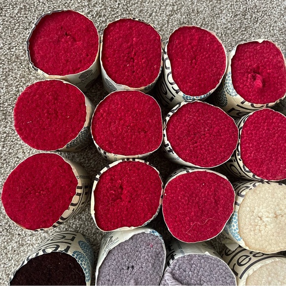 Lot Of 30 Readicut Latch & Hook Yarn 100% Wool - Picture 4 of 11
